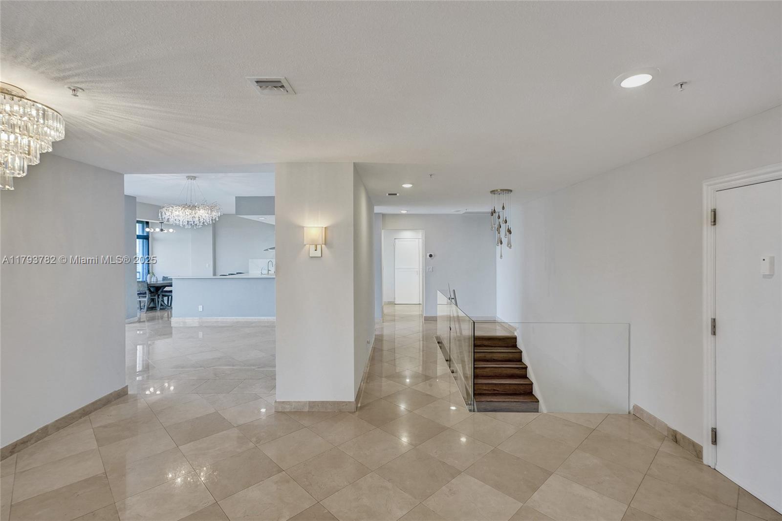 DELVISTA TOWERS CONDO - Residential