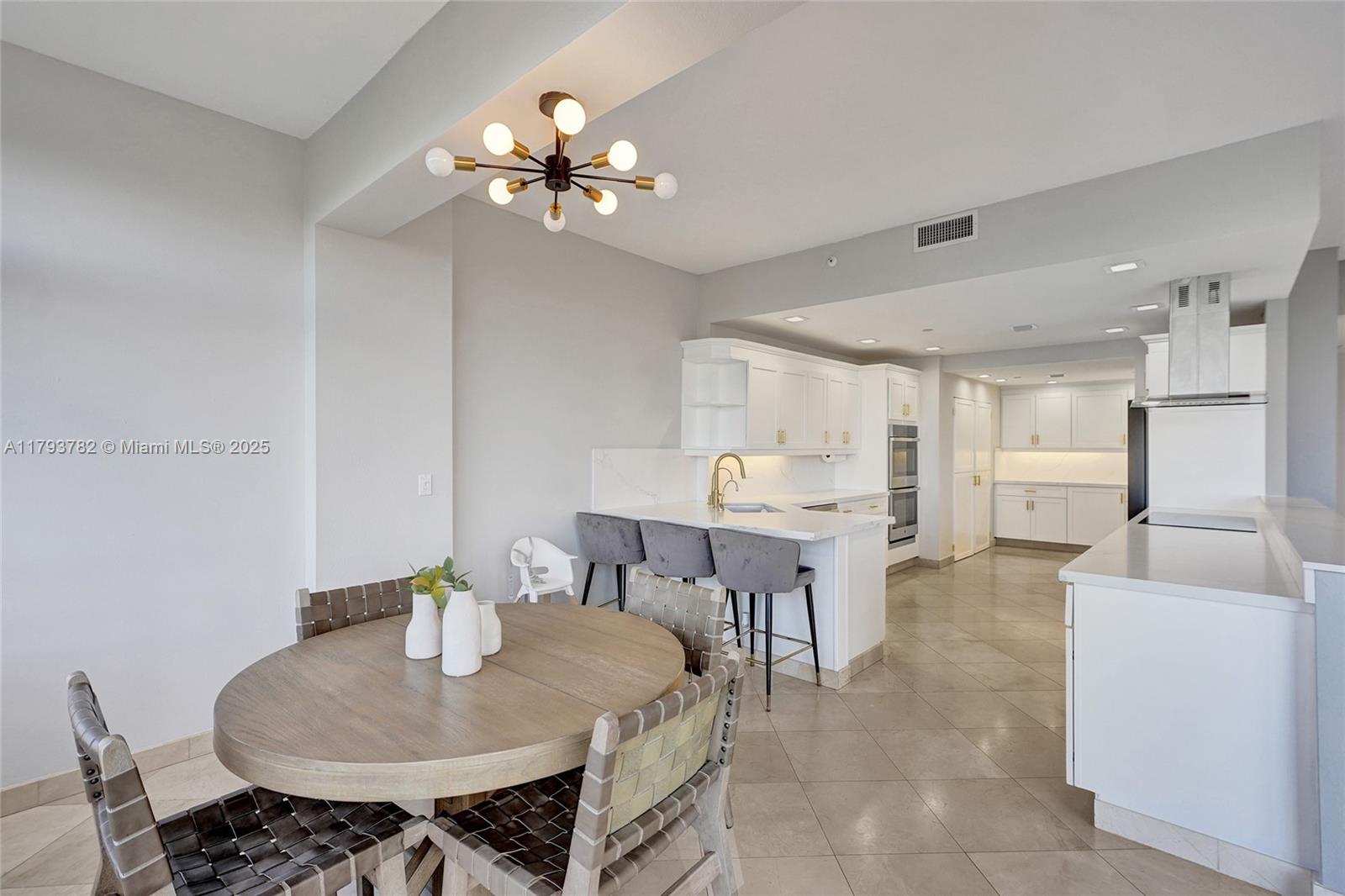 DELVISTA TOWERS CONDO - Residential