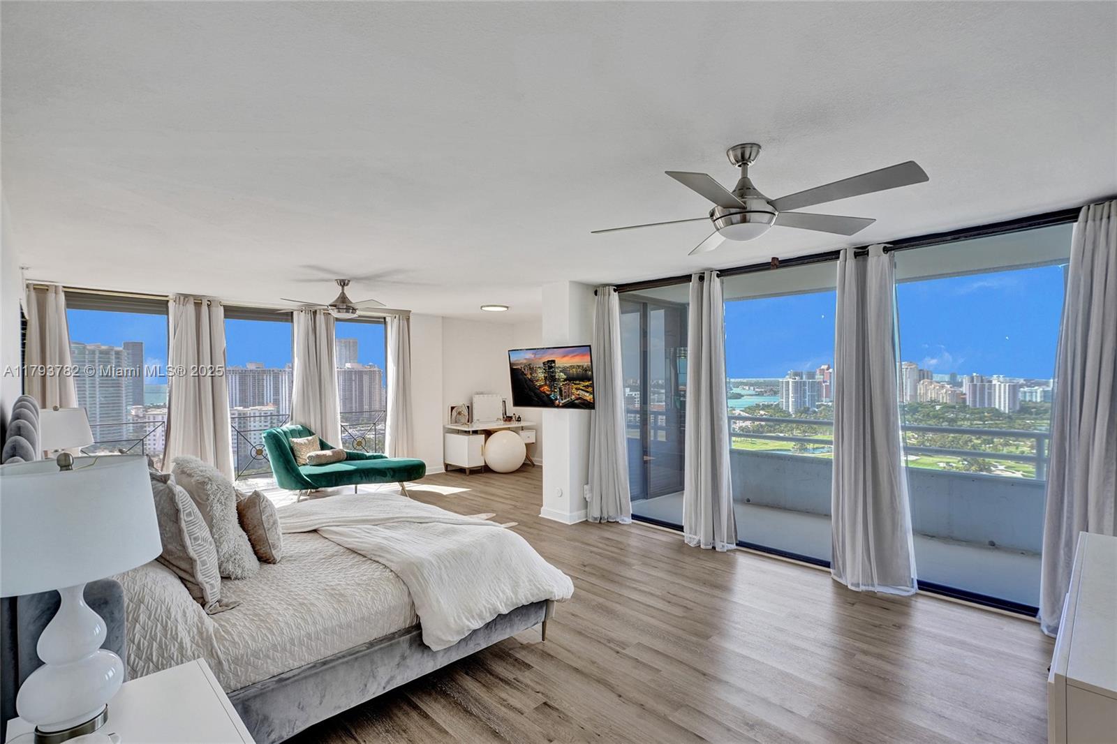 DELVISTA TOWERS CONDO - Residential