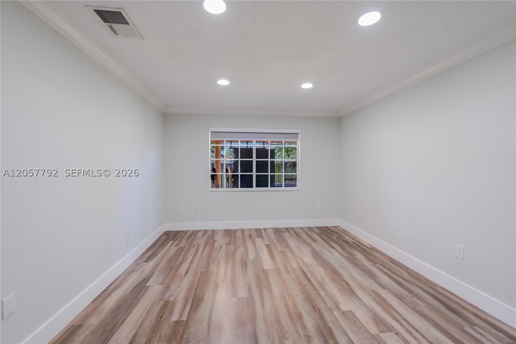 COUNTRY LAKE MANORS - Residential