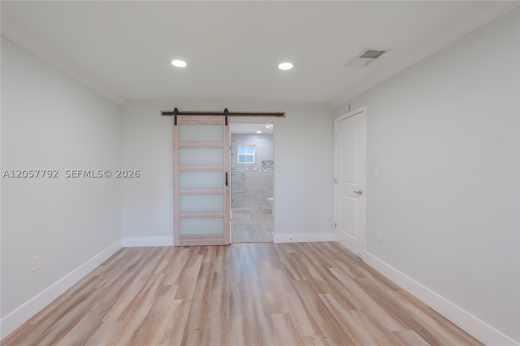 COUNTRY LAKE MANORS - Residential