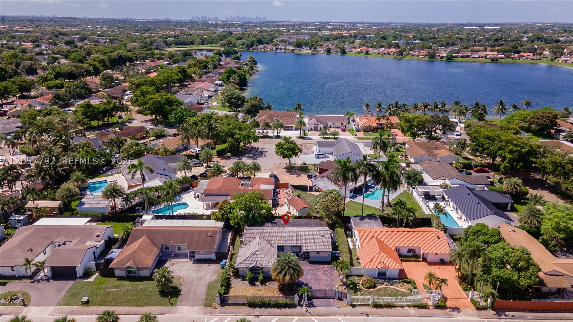 COUNTRY LAKE MANORS - Residential