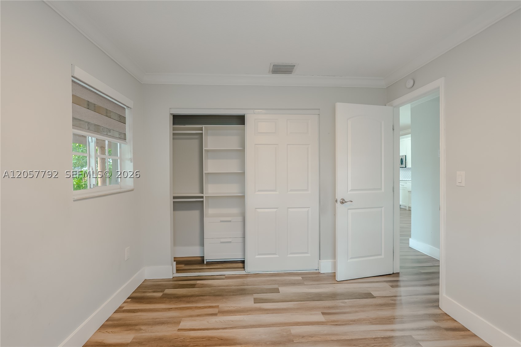 COUNTRY LAKE MANORS - Residential