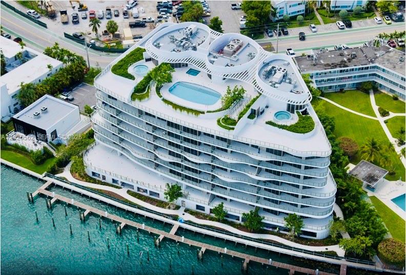 ONDA RESIDENCES - Land