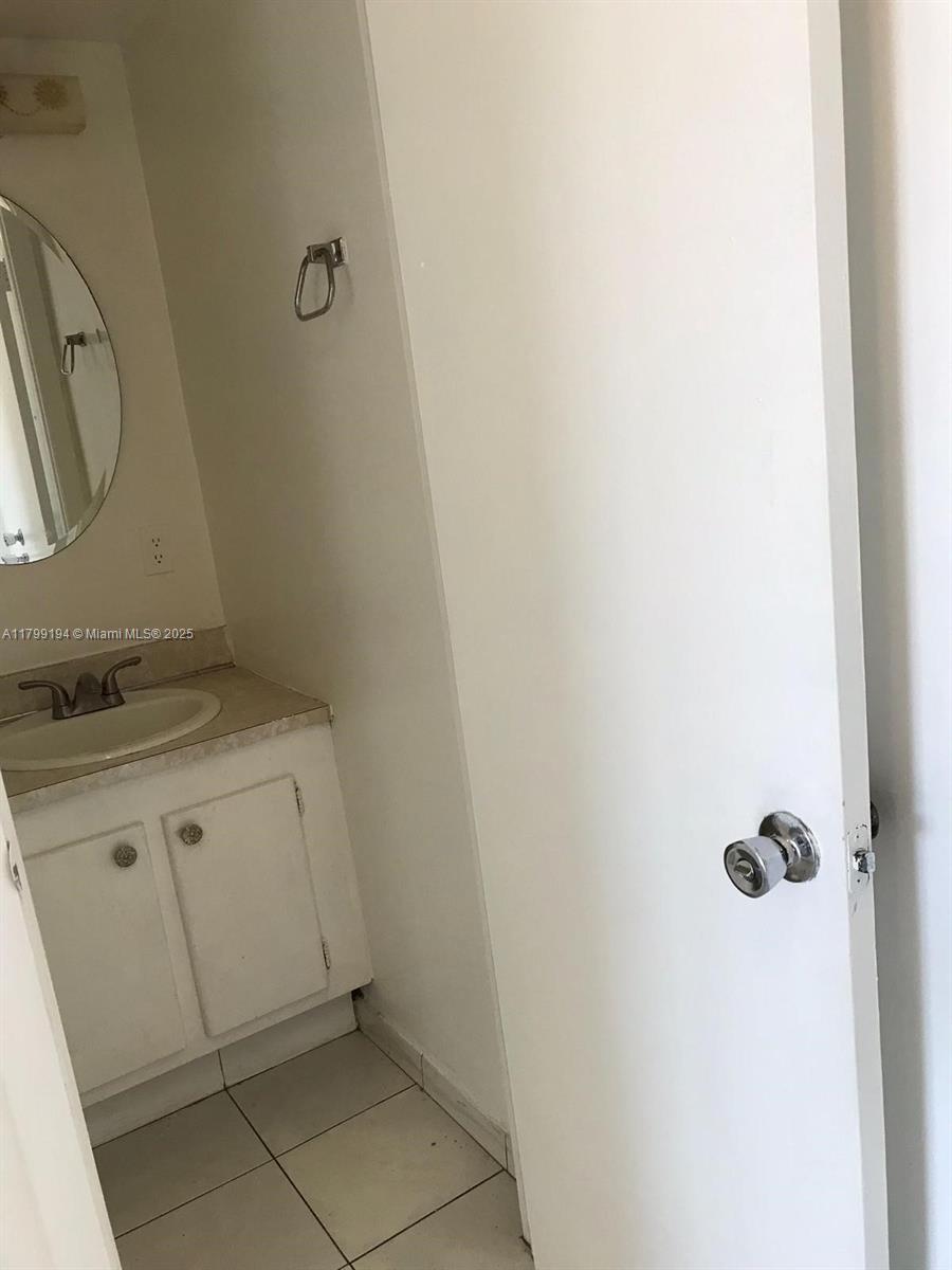 WINDWOOD CONDO - Residential Lease