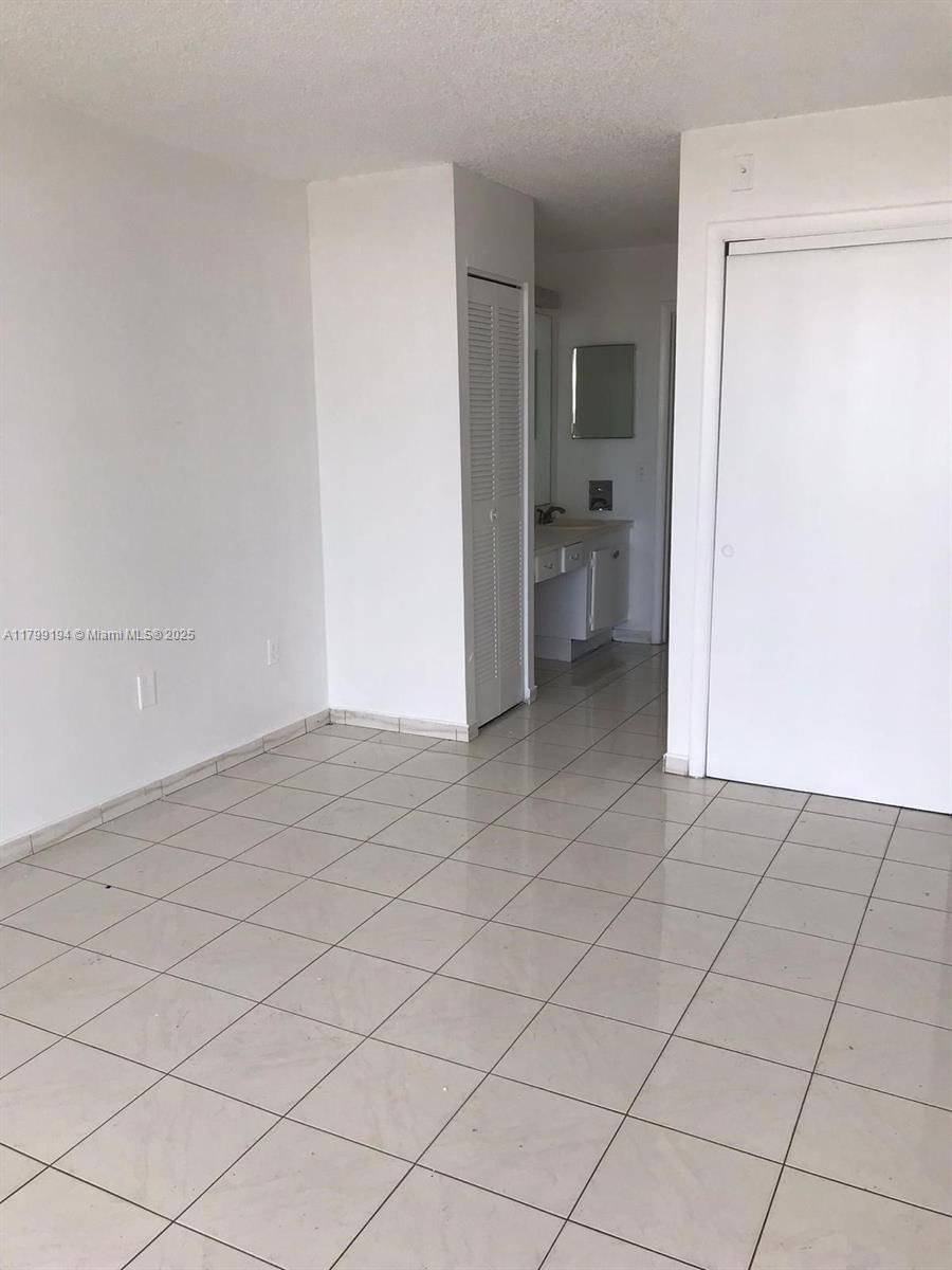 WINDWOOD CONDO - Residential Lease