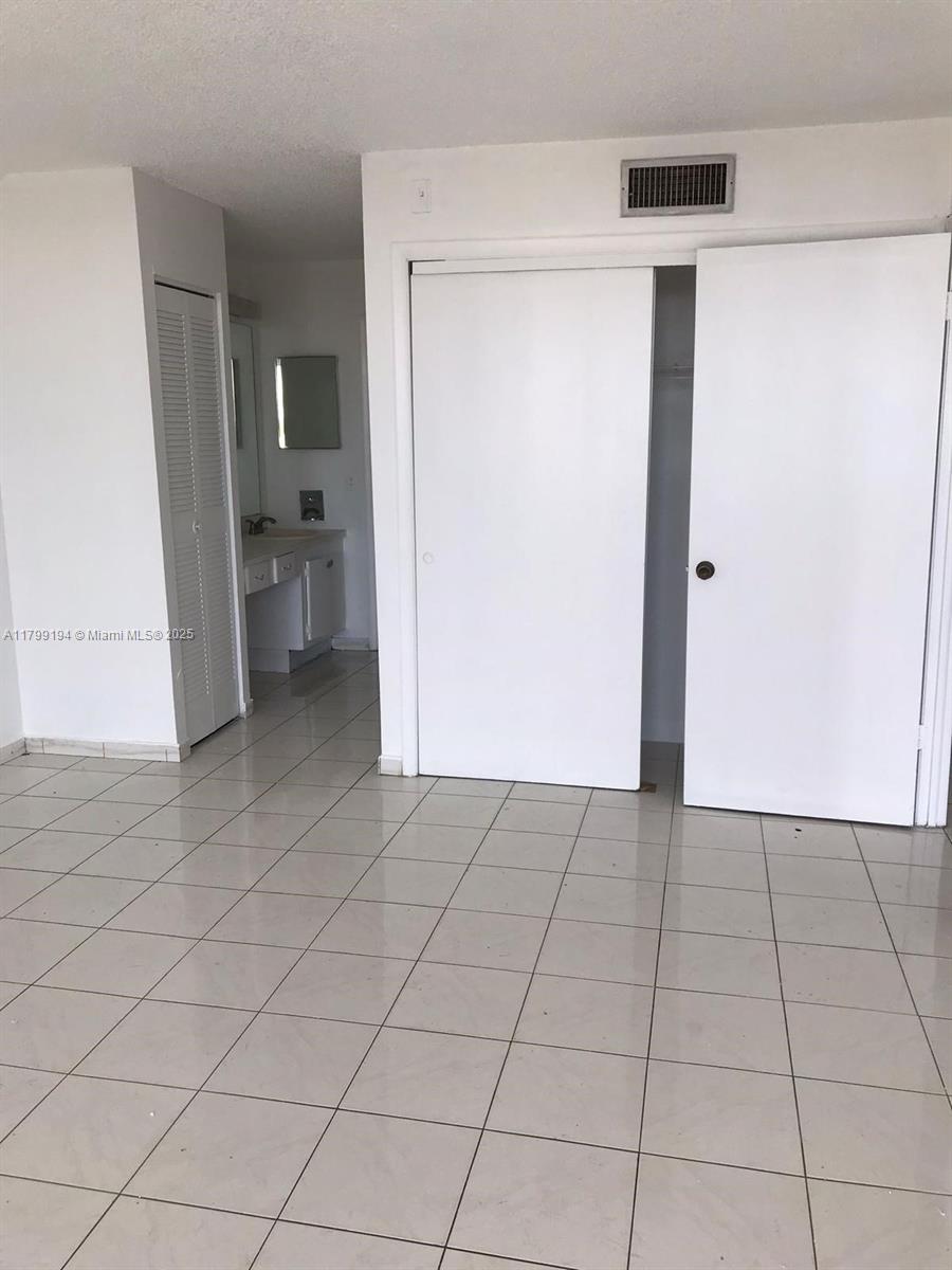 WINDWOOD CONDO - Residential Lease