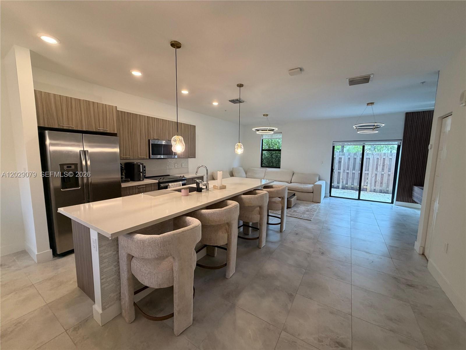HIGHLAND AT PARK CENTRAL - Residential Lease