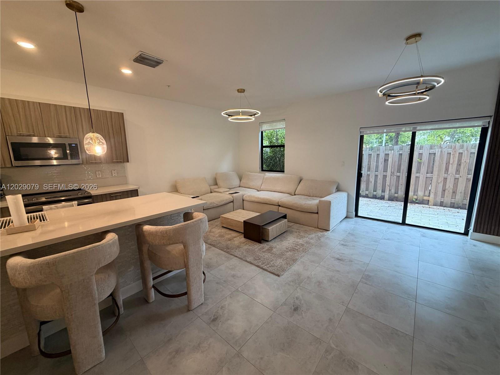 HIGHLAND AT PARK CENTRAL - Residential Lease