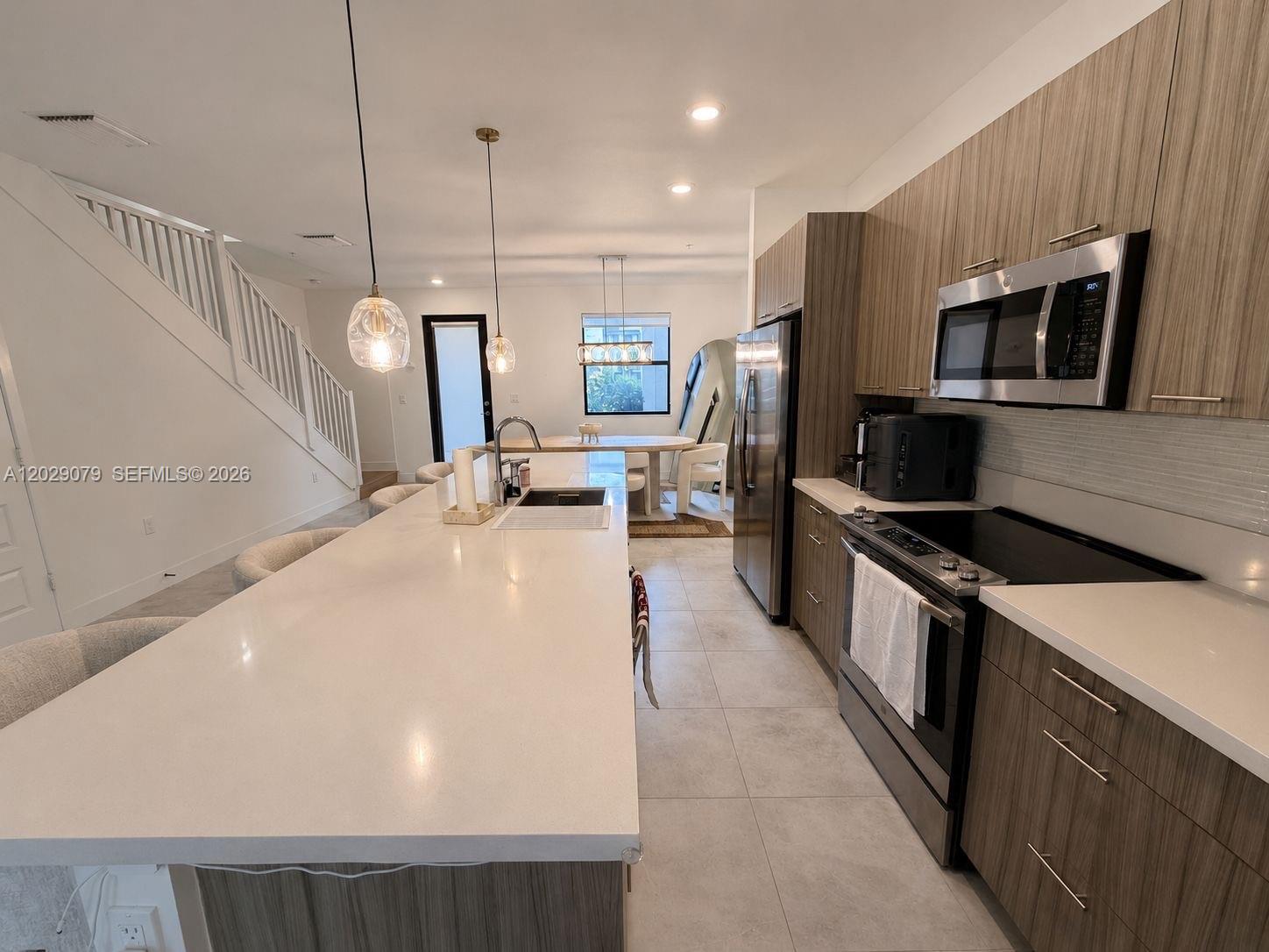 HIGHLAND AT PARK CENTRAL - Residential Lease