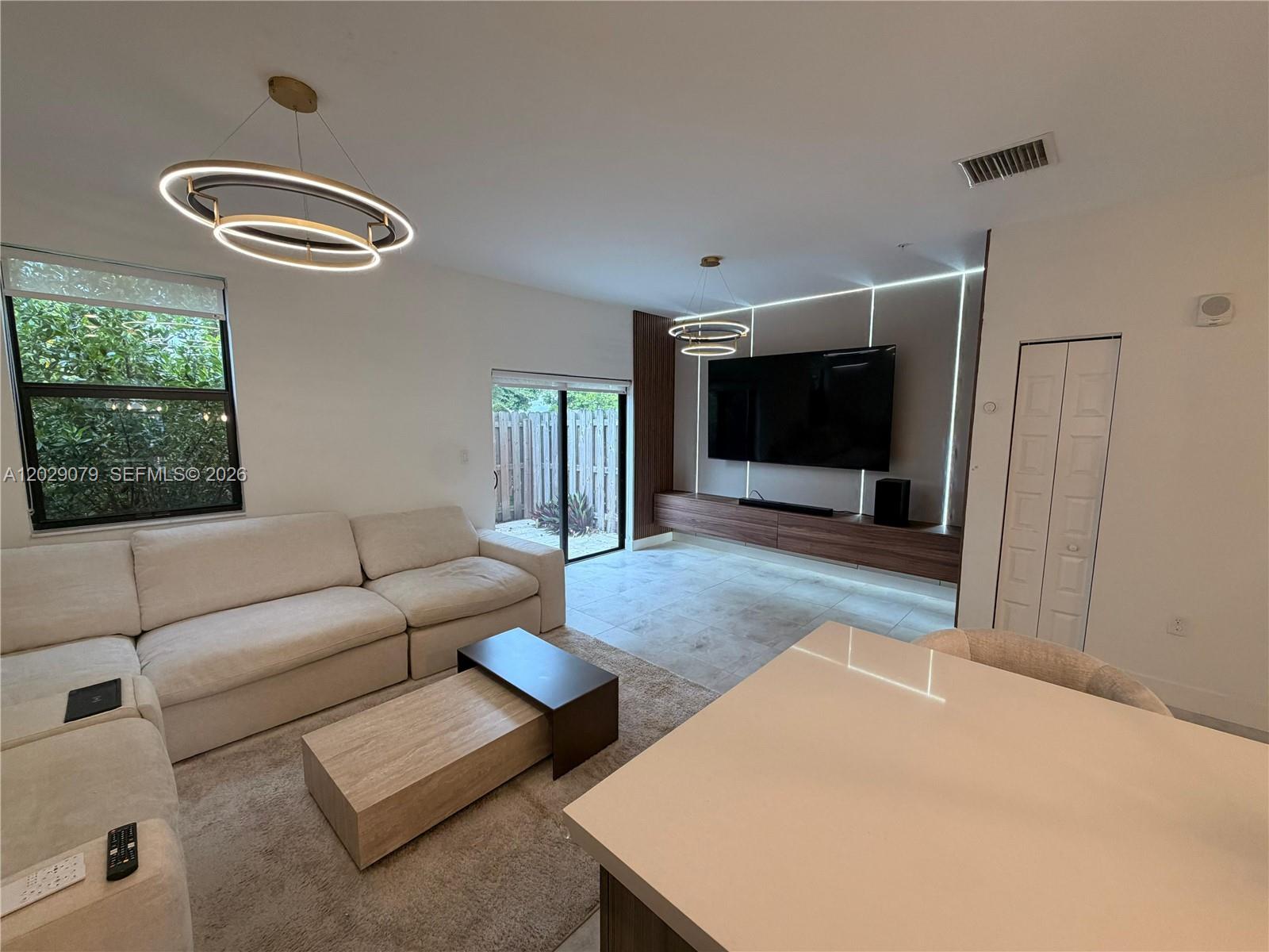HIGHLAND AT PARK CENTRAL - Residential Lease
