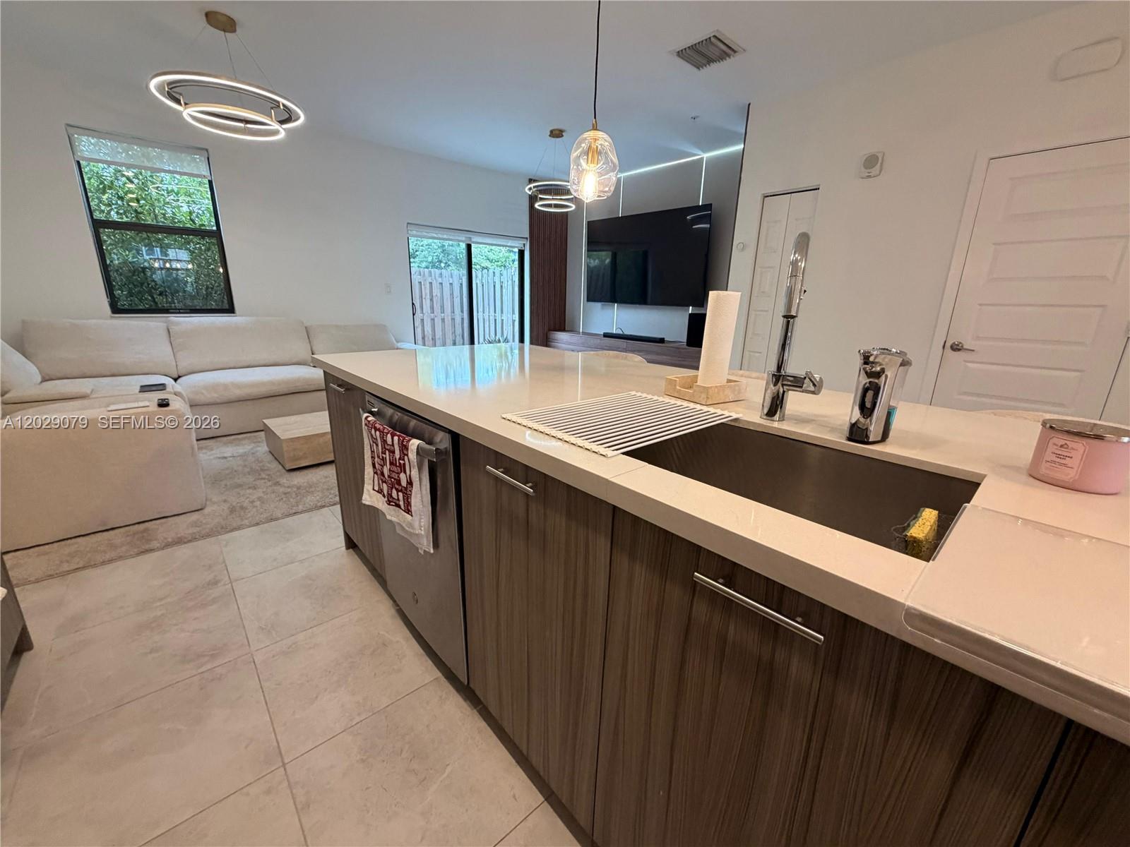 HIGHLAND AT PARK CENTRAL - Residential Lease