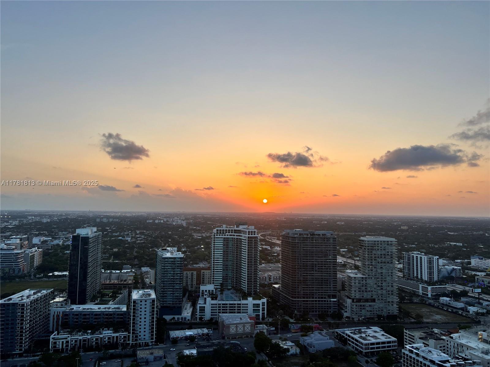 PARAISO BAYVIEWS CONDO - Residential Lease