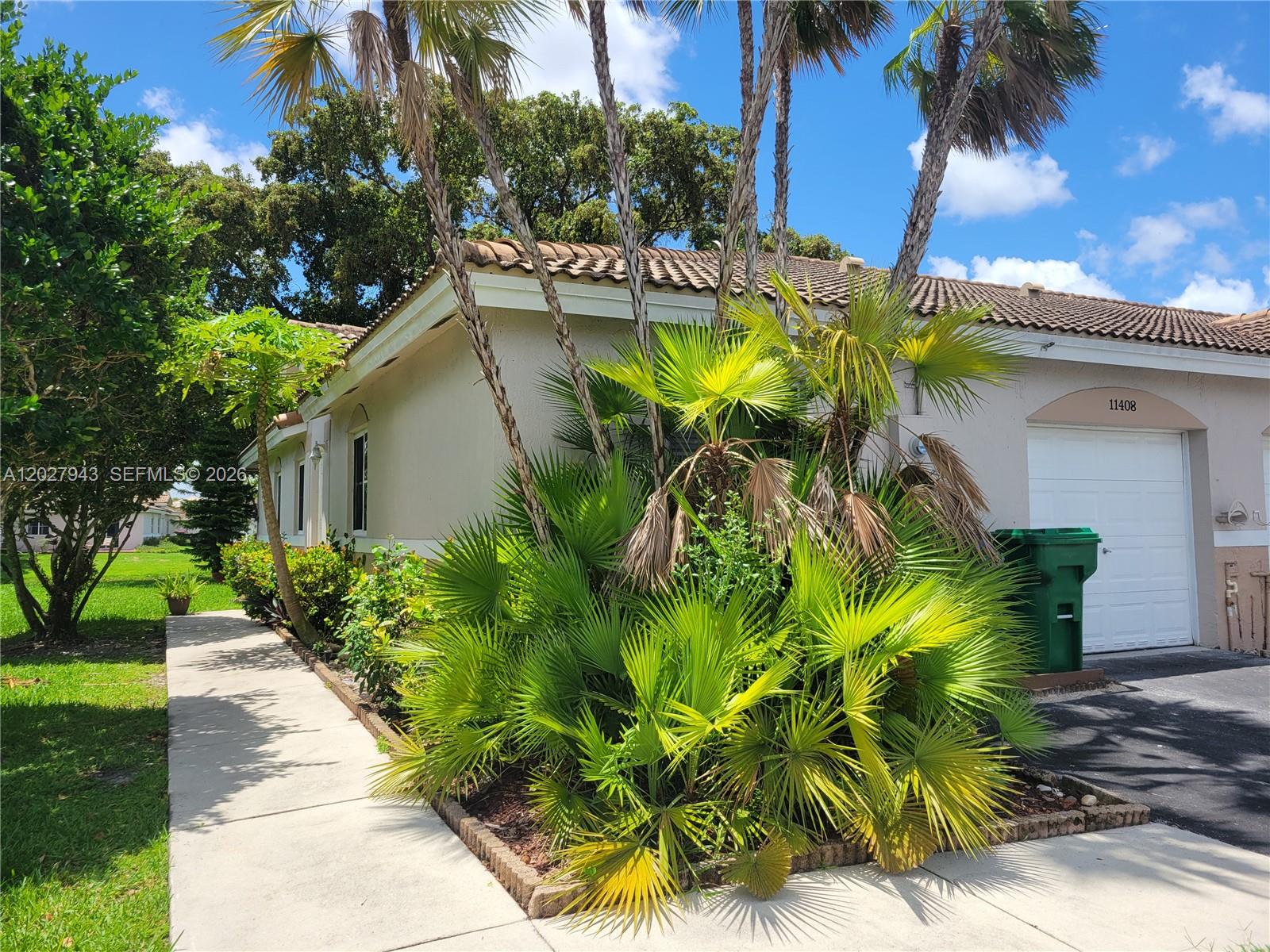 We are delighted to present this remodeled and updated 3BR 2BA 1CG villa for sale in the gated Villages of Renaissance community. Featuring a great room with high vaulted ceilings, and situated with a peaceful water view, you will feel like you're on vacation every day in this lovely home. The kitchen and bathrooms have brand-new cabinets with quartz countertops, new vinyl laminate flooring throughout, and the entire home is freshly painted. Mastre bedroom has a custom closet and there is extra shelving on the garage. There is a community pool close by, and there is easy access to schools, shopping, restaurants, and all major highways. (please note that a new stove, microwave, and dishwasher will be installed prior to closing) ***EZ to show - click Show Assist***