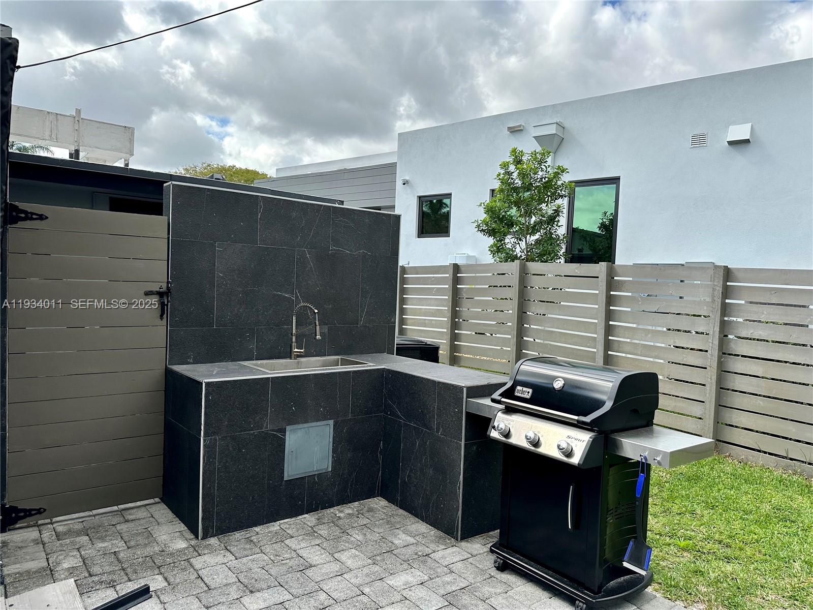 MARCH ESTATES AMEN - Residential
