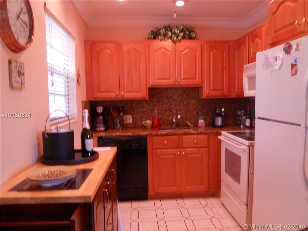 BEAUTIFUL CORNER UNIT WITH AMAZING TRANQUIL WATER VIEW.THIS CORNER UNIT IS VERY BRIGHT WITH NEWER KITCHEN CABINETS,GRANITE COUNTER TOPS WITH BACK SPLASH,AND HAS UPDATED HALF BATHROOM. NEWER A/C UNIT HEAT DISHWASHER AND GARBAGE DISPOSAL COMMUNITY IS OVER 55 WITH 24 HOUR GUARD GATE,TENNIS,CLUBHOUSE AND POOL.MANY ACTIVITIES AND CLUBS TO CHOOSE FROM!