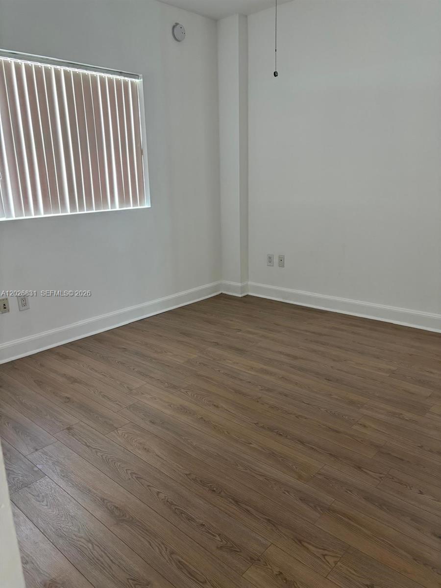 THE OAKS I CONDO - Residential Lease