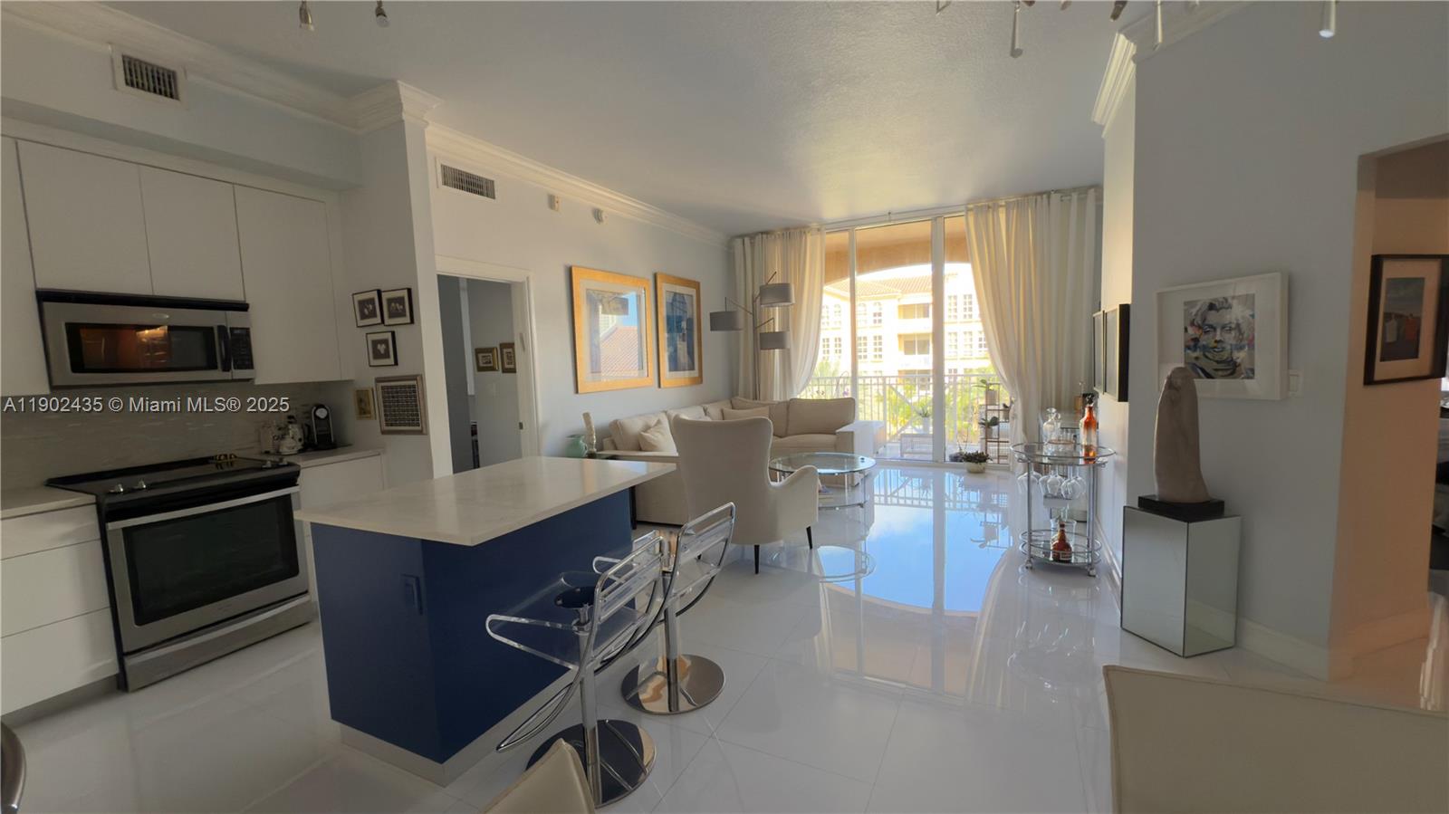 ALAQUA CONDO - Residential