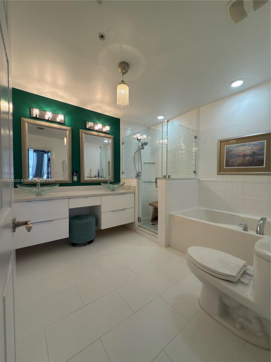 ALAQUA CONDO - Residential