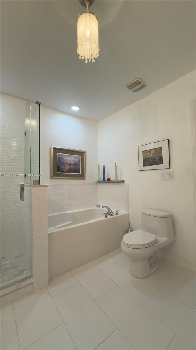 ALAQUA CONDO - Residential