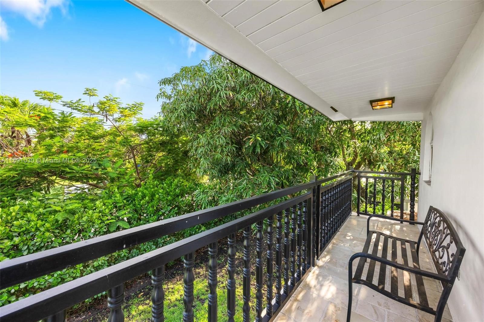 BRICKELLS ESTATES - Residential Lease