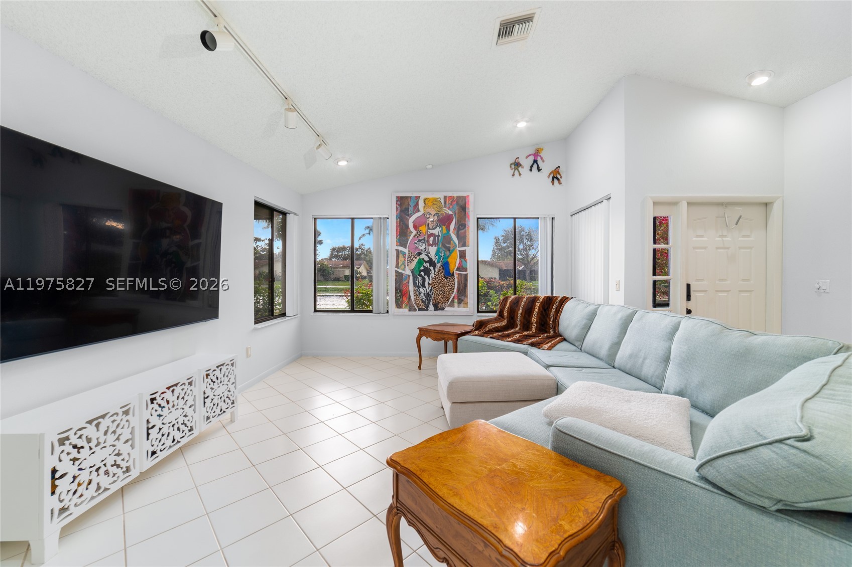 RAINBERRY BAY - Residential