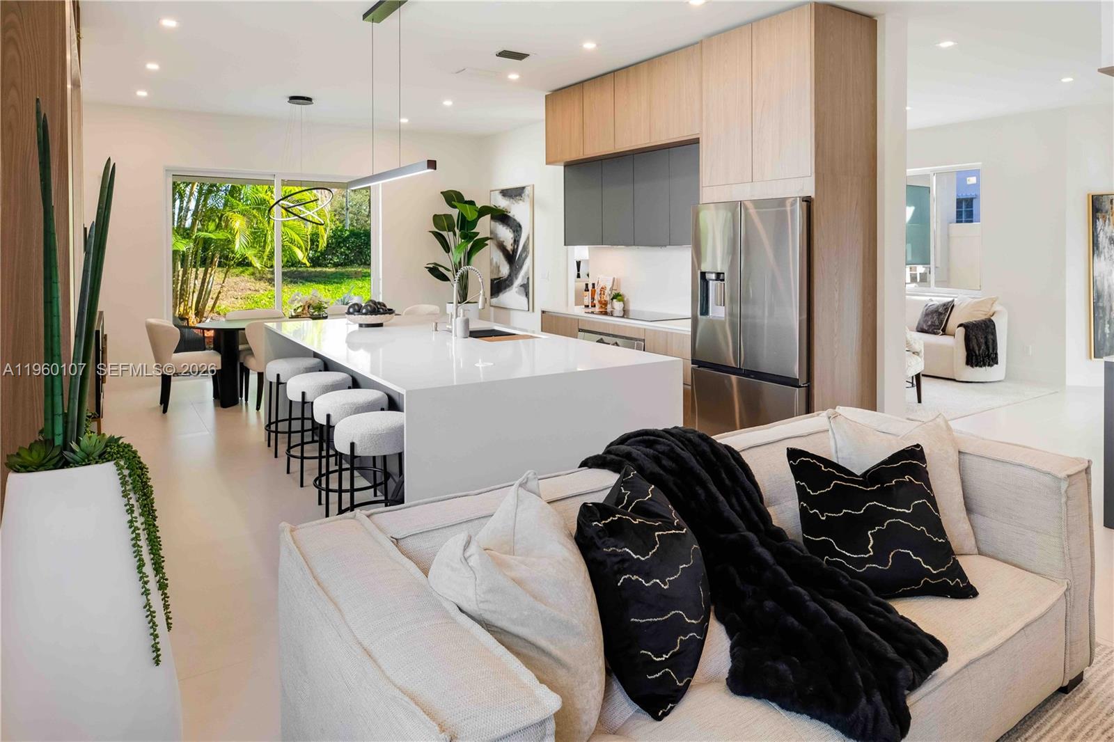 EMERALD COURTS OPAL CREEK - Residential