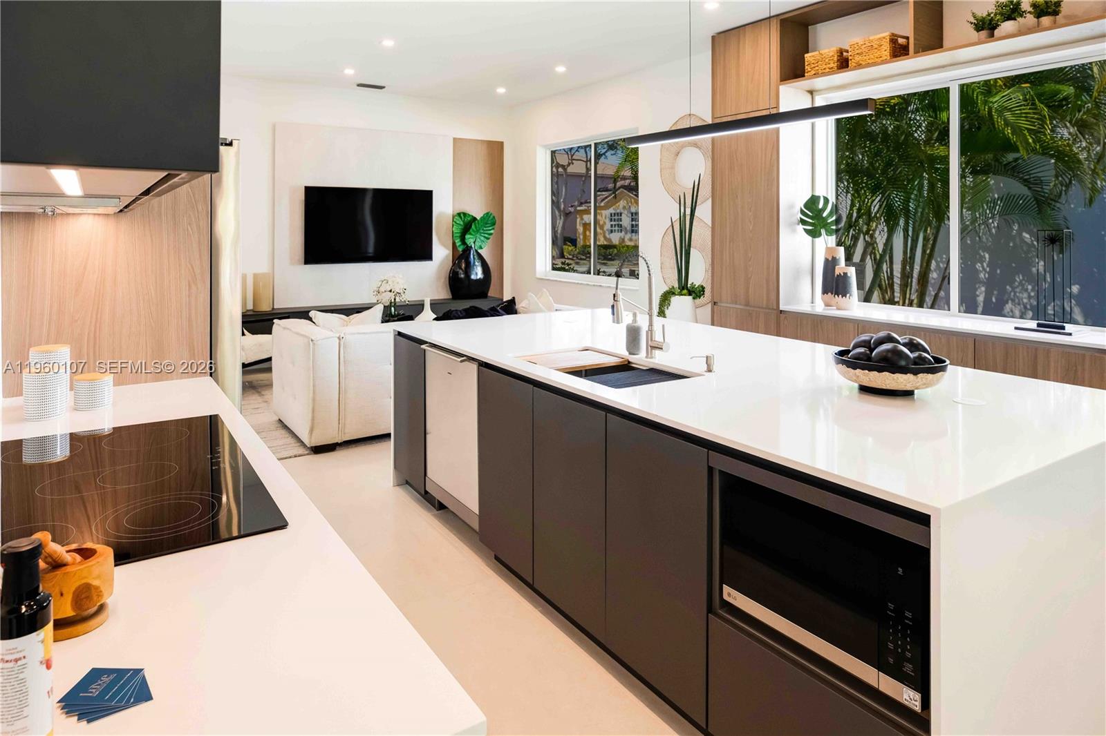 EMERALD COURTS OPAL CREEK - Residential