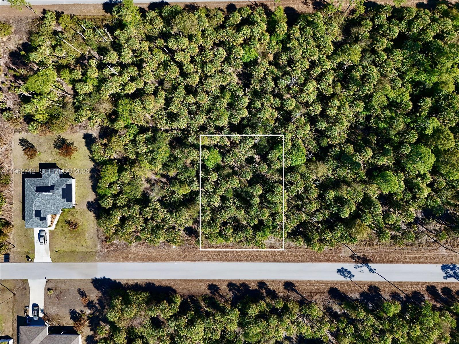 Great opportunity to own a 0.26-acre residential lot in Lehigh Acres. Located on Navarra Ave S in a growing area with new construction nearby. No HOA, low holding costs, and ideal for builders or investors looking to build or hold in a high-demand market.