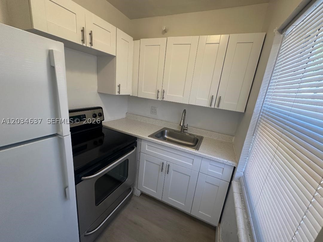 HOLLYWOOD - Residential Lease