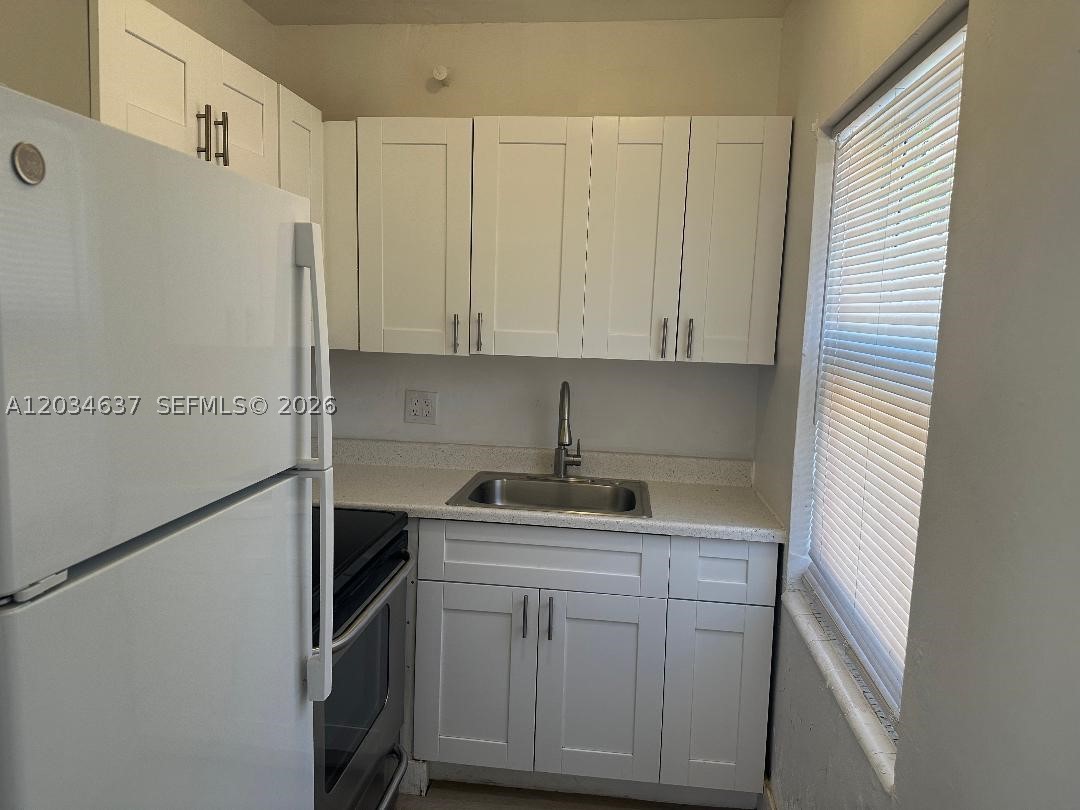 HOLLYWOOD - Residential Lease