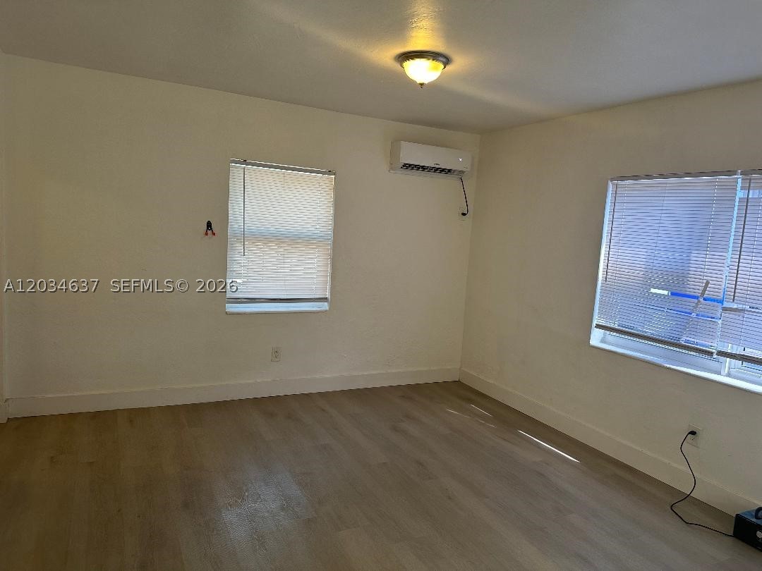 HOLLYWOOD - Residential Lease