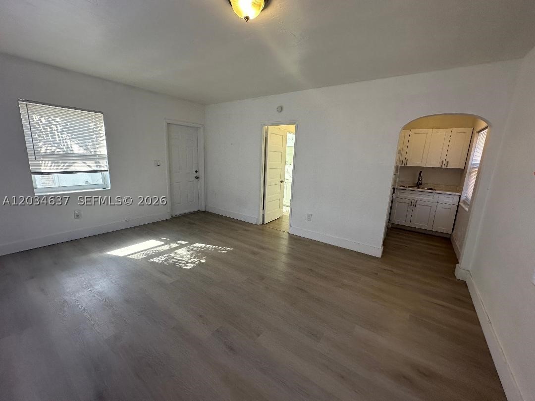 HOLLYWOOD - Residential Lease