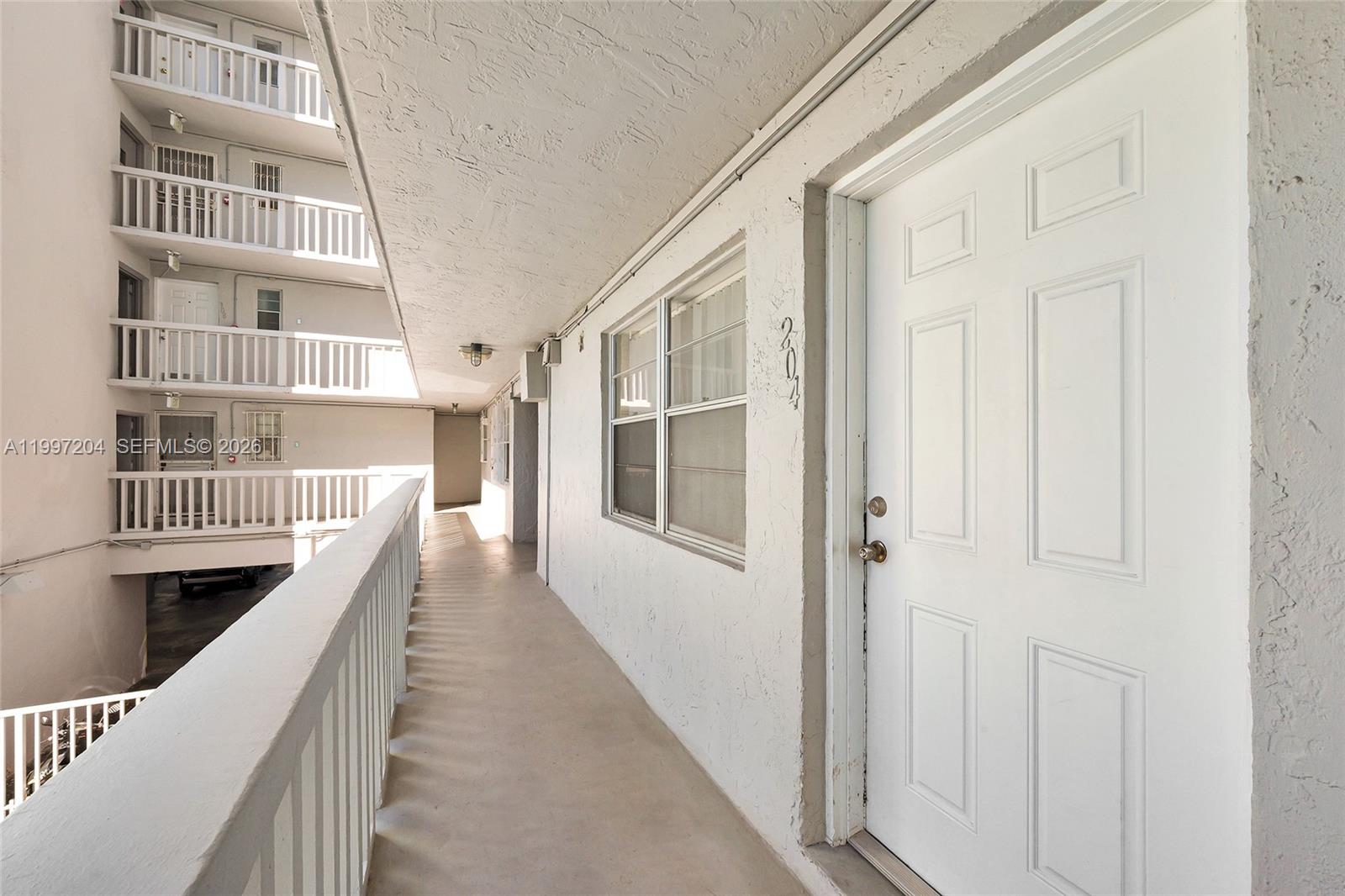 CARLYLE PLAZA CONDO - Residential