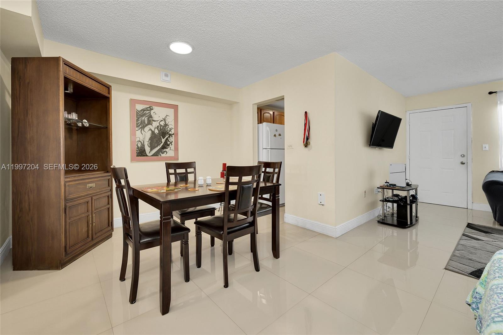 CARLYLE PLAZA CONDO - Residential