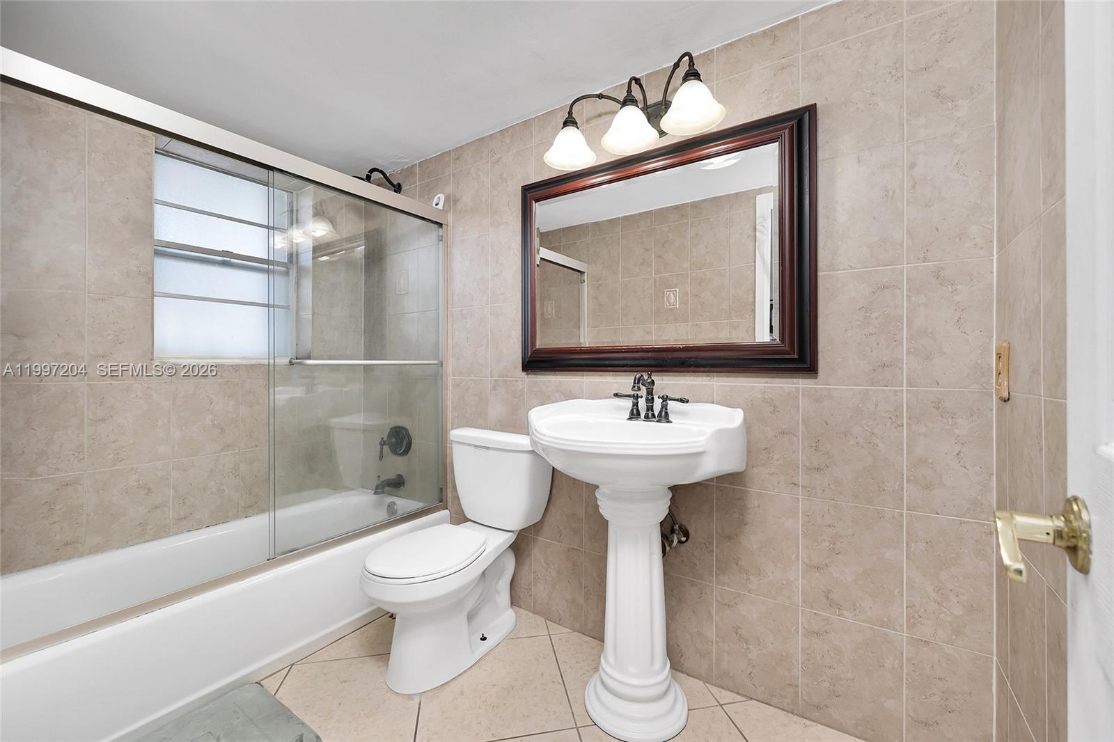 CARLYLE PLAZA CONDO - Residential