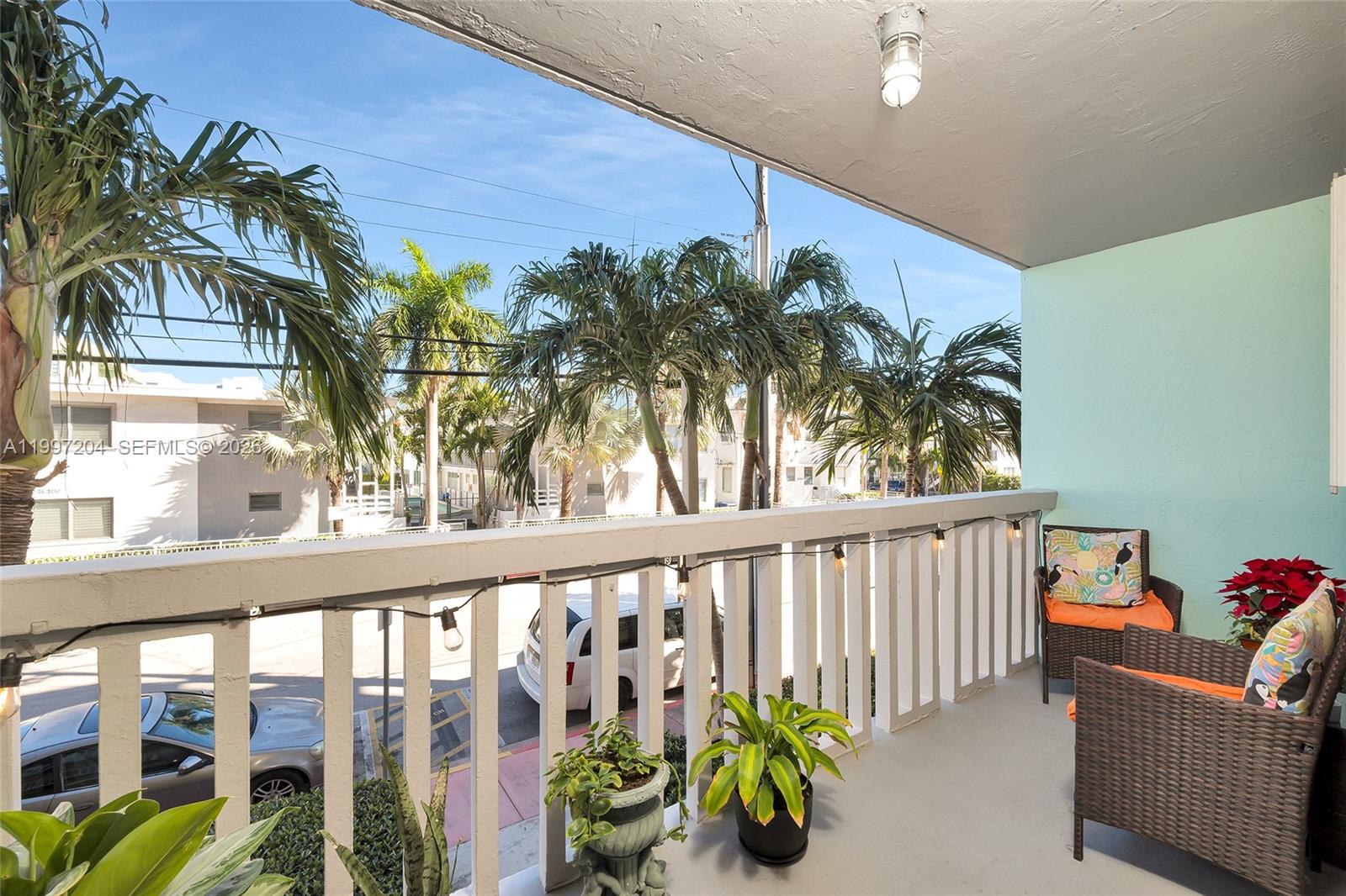 CARLYLE PLAZA CONDO - Residential