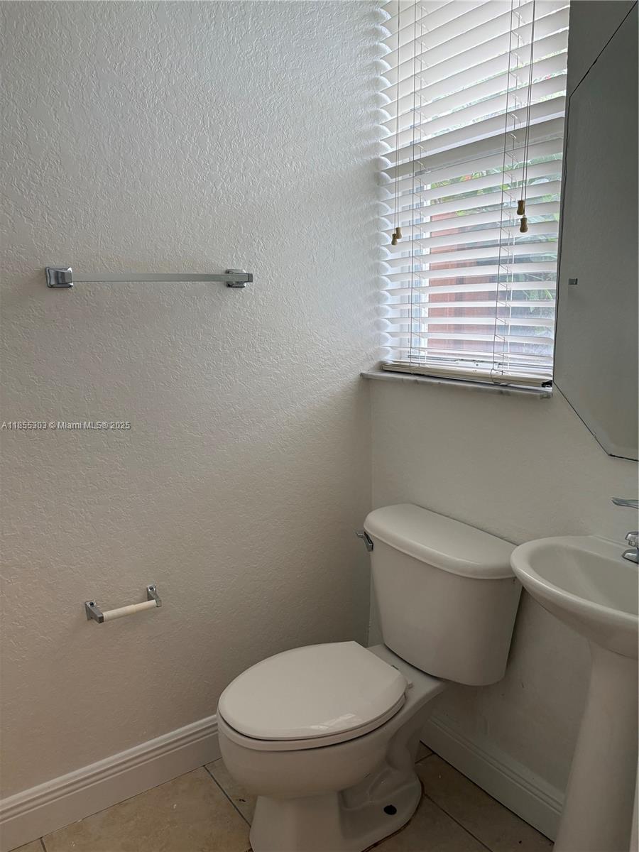 HIDDEN COVE CONDO - Residential Lease