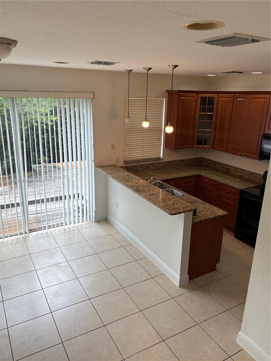HIDDEN COVE CONDO - Residential Lease