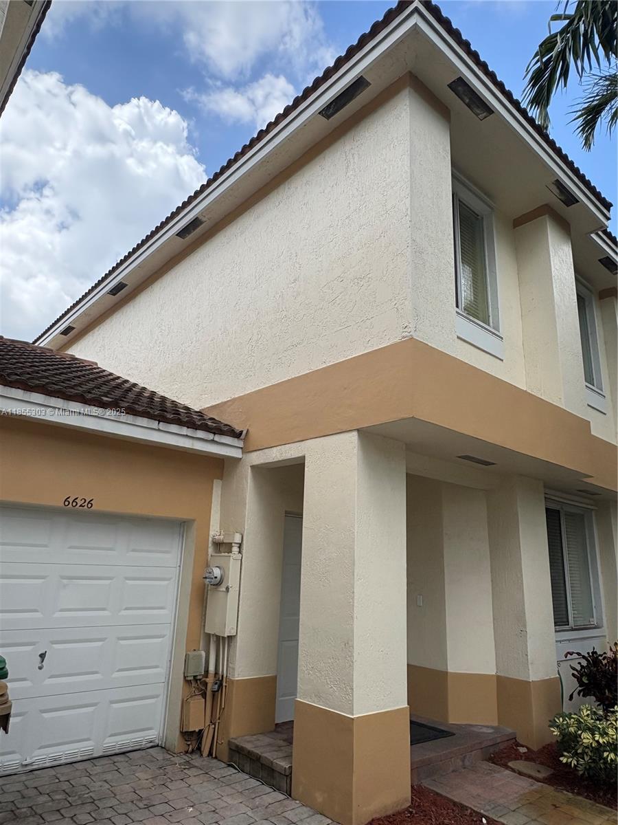 HIDDEN COVE CONDO - Residential Lease