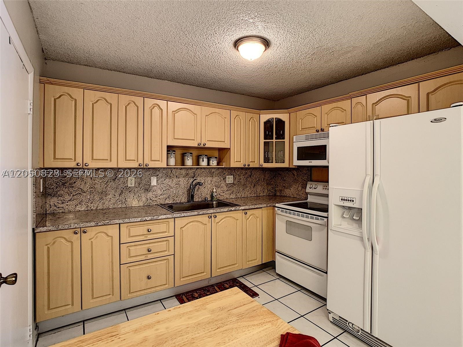 ROYALE GREEN CONDO 9 - Residential