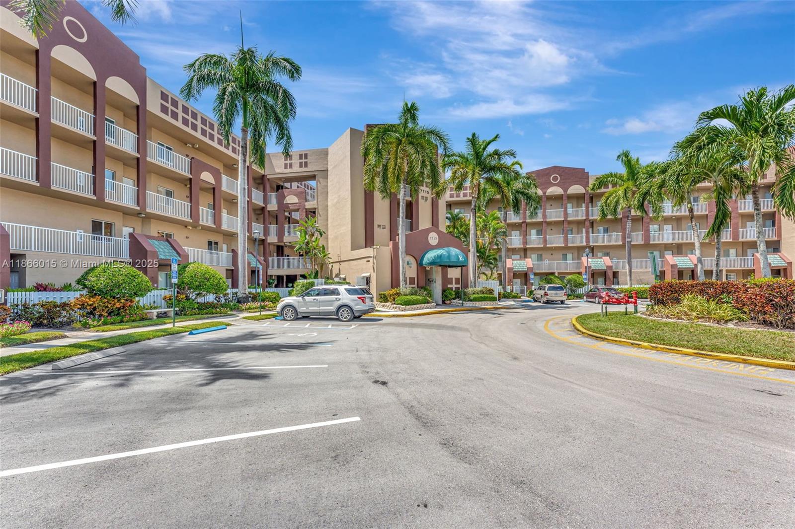 SOUTHAMPTON CONDOMINIUM E - Residential