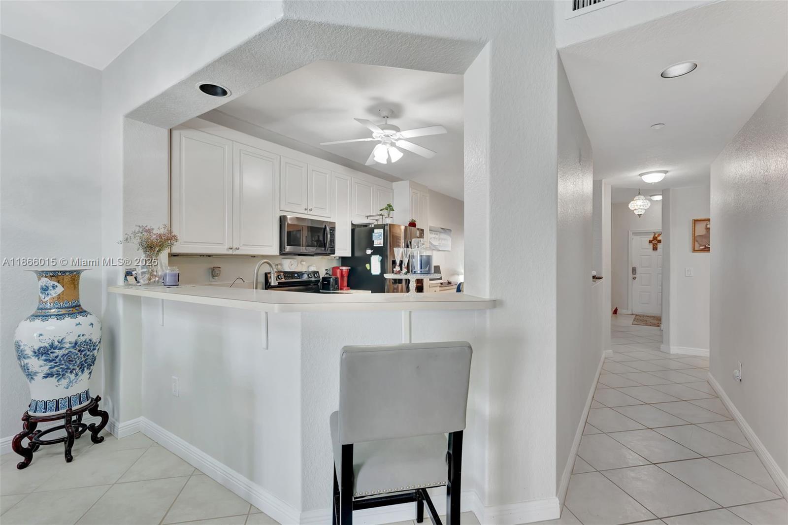 SOUTHAMPTON CONDOMINIUM E - Residential