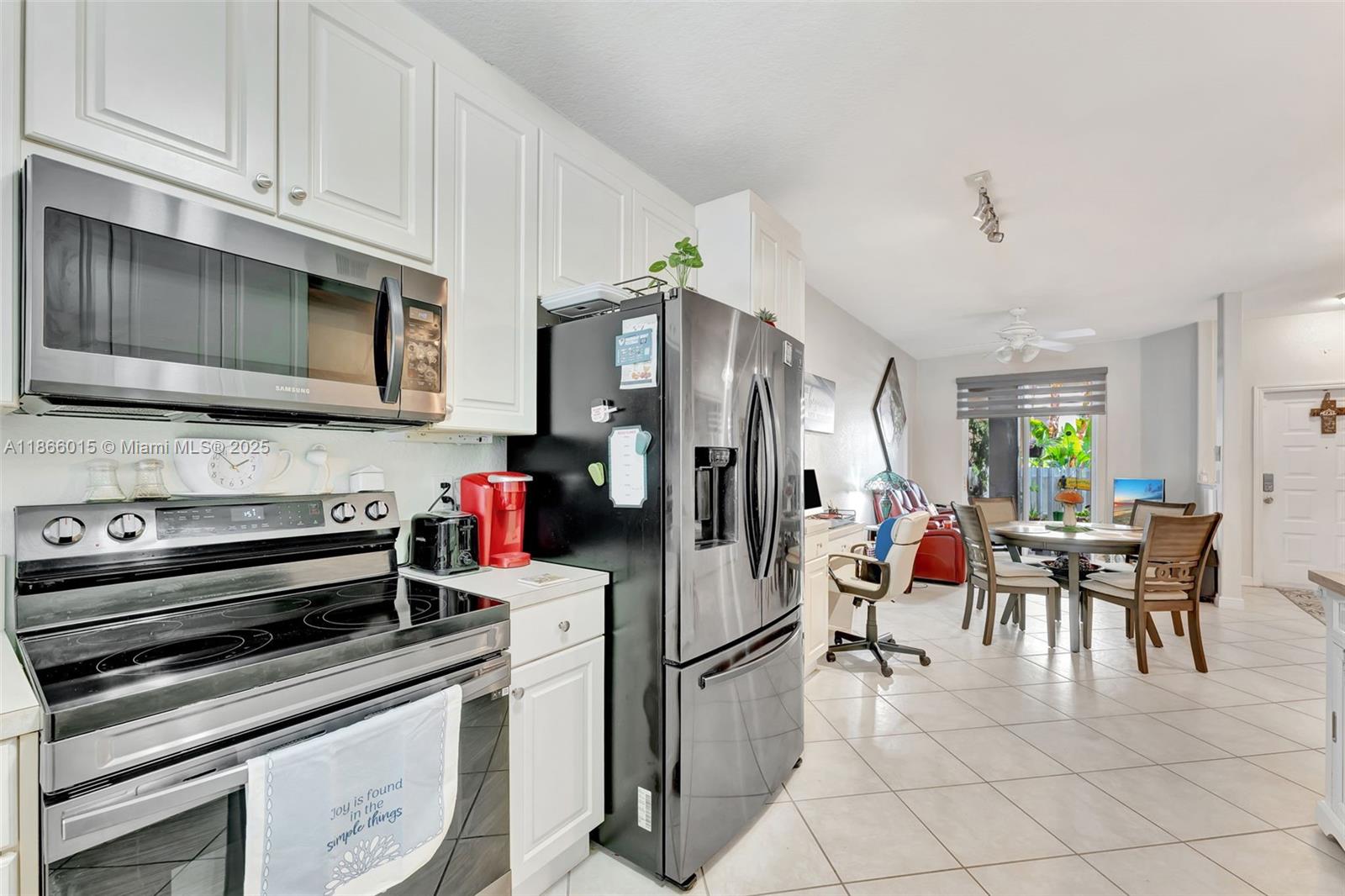 SOUTHAMPTON CONDOMINIUM E - Residential