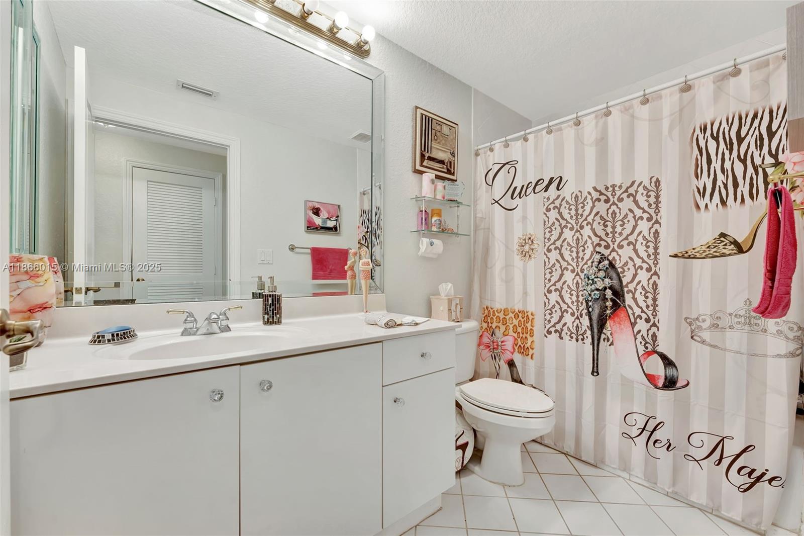 SOUTHAMPTON CONDOMINIUM E - Residential
