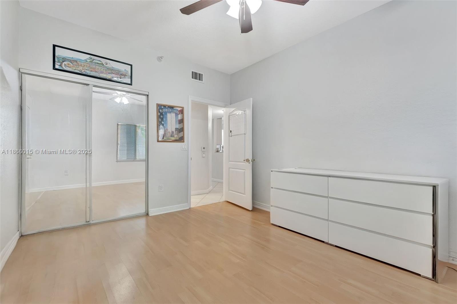 SOUTHAMPTON CONDOMINIUM E - Residential