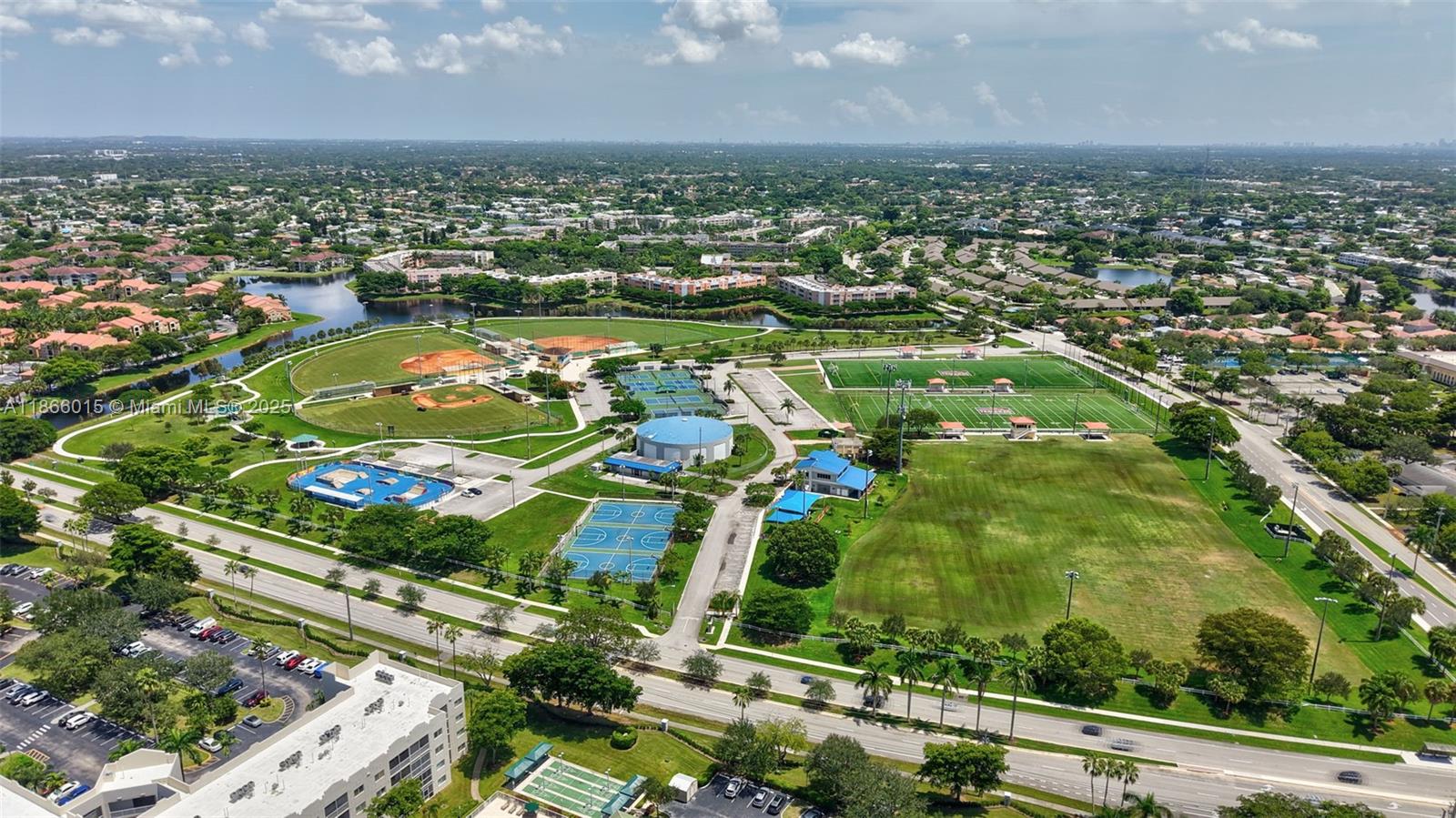 SOUTHAMPTON CONDOMINIUM E - Residential