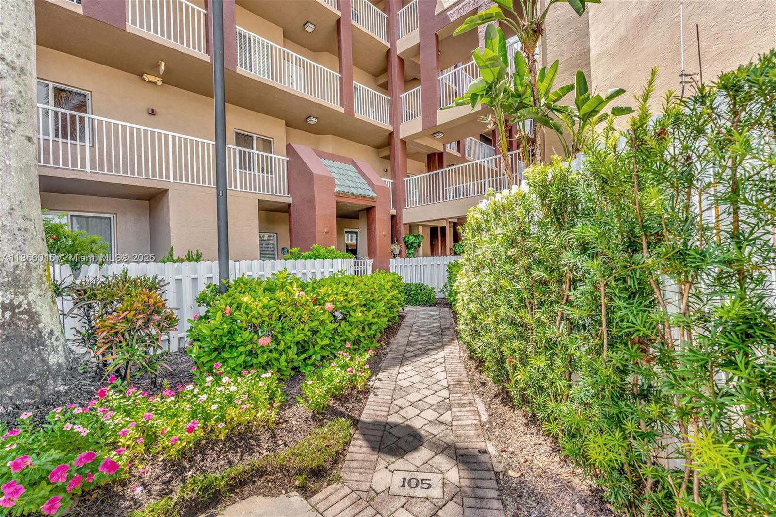 SOUTHAMPTON CONDOMINIUM E - Residential