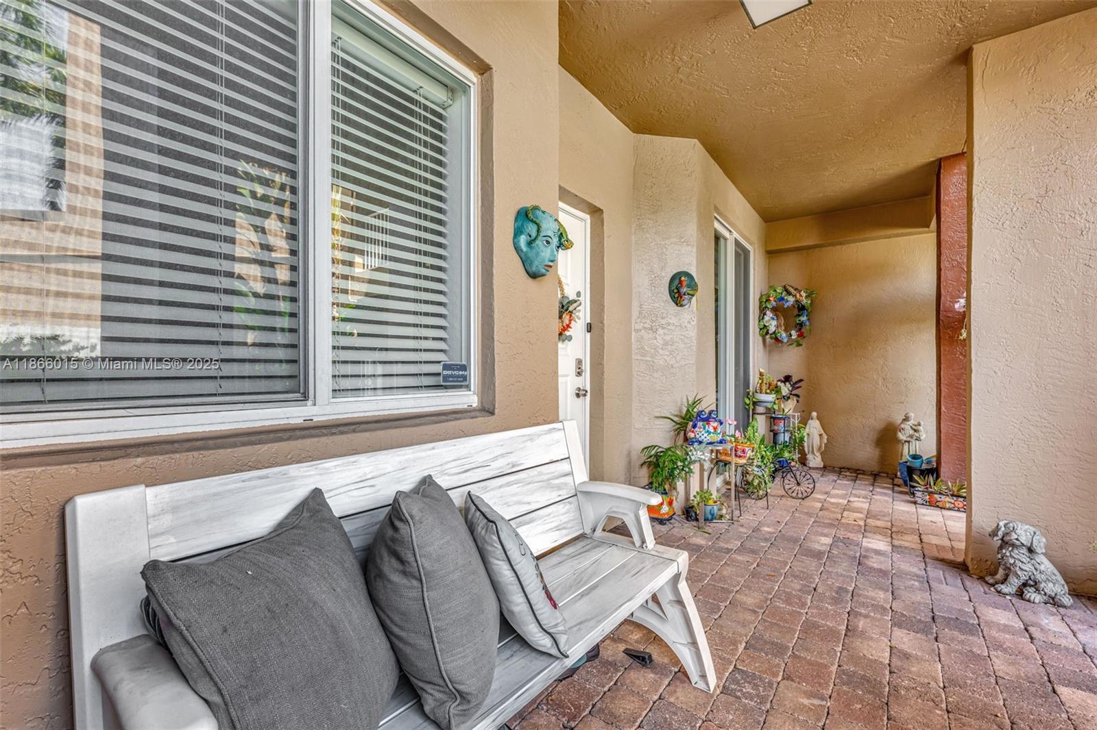 SOUTHAMPTON CONDOMINIUM E - Residential