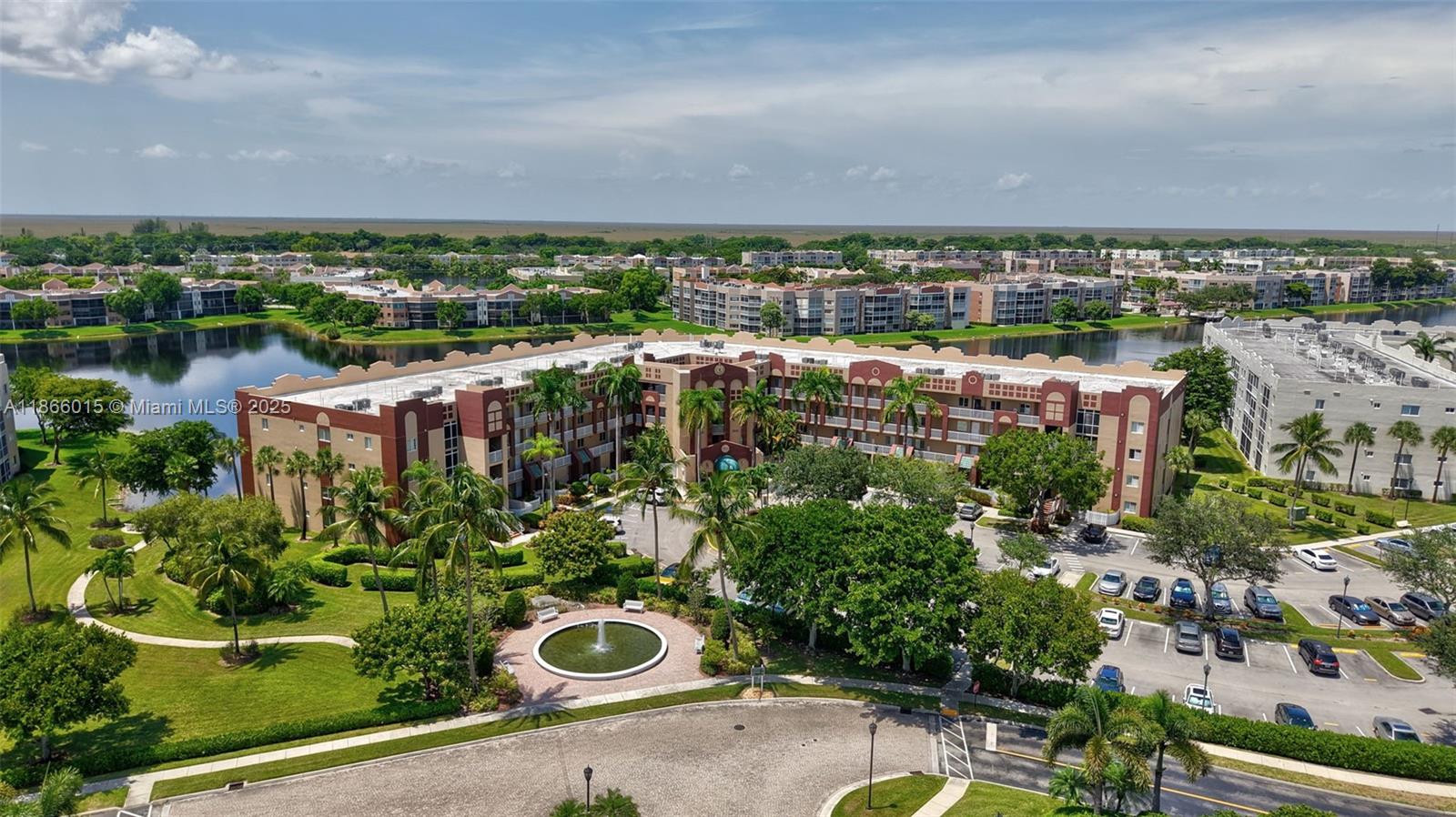 SOUTHAMPTON CONDOMINIUM E - Residential